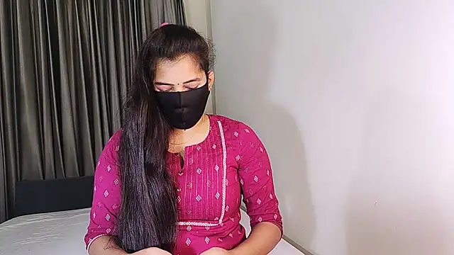 Snapshot of YourLovelyQueen chatting on January 2025 04:23:02 AM YourLovelyQueen online show from January 2025 04:23:02 AM