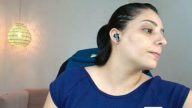 Snapshot of YummyAnna_ chatting on May 2026 07:30:02 PM YummyAnna online show from May 2026 07:30:02 PM