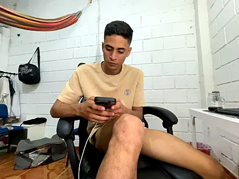 Max TheHorseDick online show from December 2025 03:45:02 AM