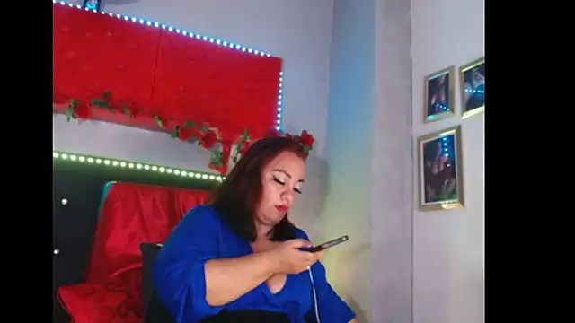 Snapshot of -helen chatting on January 2025 08:32:01 PM -helen online show from January 2025 08:32:01 PM