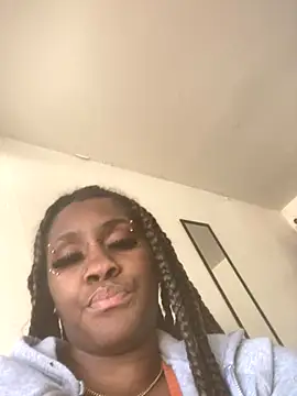 Foreignthababyy online show from December 2025 06:58:01 PM