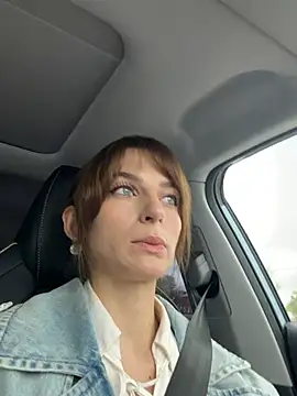 Snapshot of -AngelAri- chatting on July 2026 09:16:02 AM -AngelAri- online show from July 2026 09:16:02 AM