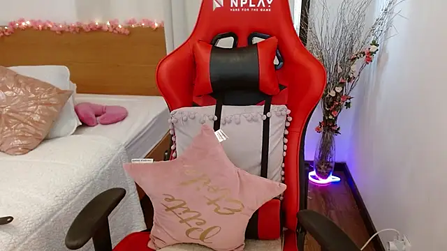 Snapshot of lucy_luu_ chatting on December 2024 03:14:01 PM lucy luu online show from December 2024 03:14:01 PM