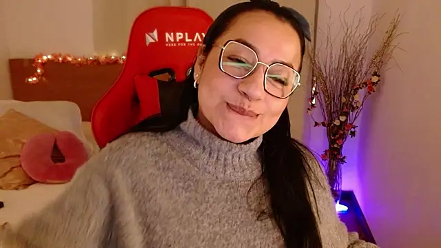 Snapshot of lucy_luu_ chatting on December 2024 11:35:01 PM lucy luu online show from December 2024 11:35:01 PM