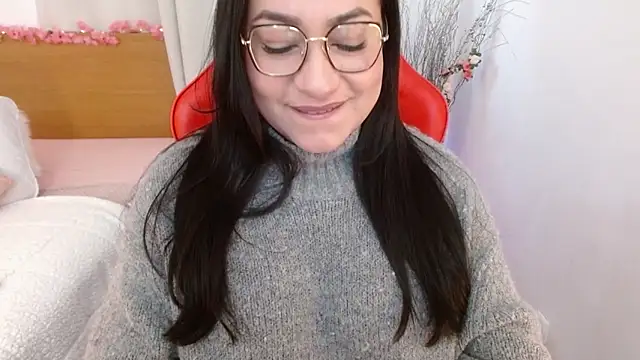 Snapshot of lucy_luu_ chatting on January 2025 05:00:02 PM lucy luu online show from January 2025 05:00:02 PM