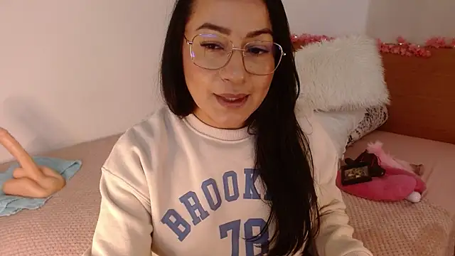 Snapshot of lucy_luu_ chatting on January 2025 03:29:02 AM lucy luu online show from January 2025 03:29:02 AM