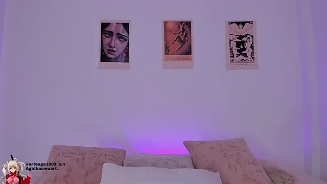 Moonlight1002 online show from November 2025 06:01:01 PM