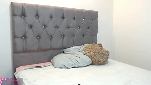 Maya Lewis online show from December 2024 11:36:02 PM