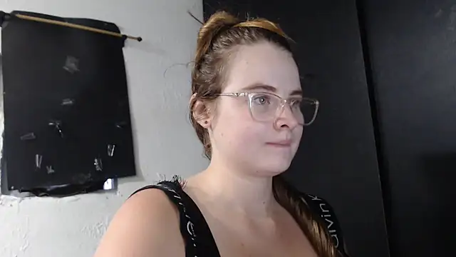 HellenMiyer1111 online show from January 2026 06:35:01 PM