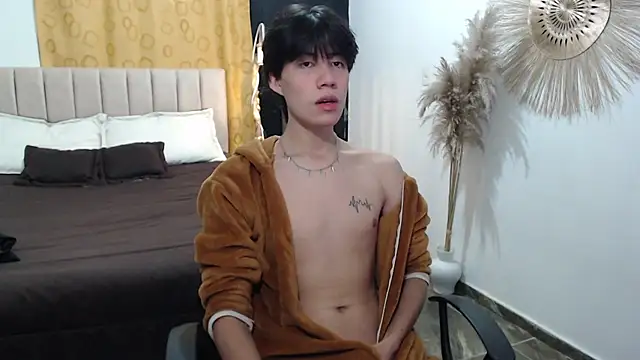 Elio-cam online show from November 2025 05:39:02 AM