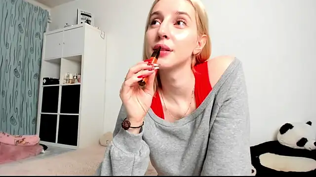 KenzieDawton online show from December 2024 04:45:01 AM