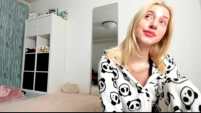 KenzieDawton online show from January 2025 05:19:02 AM