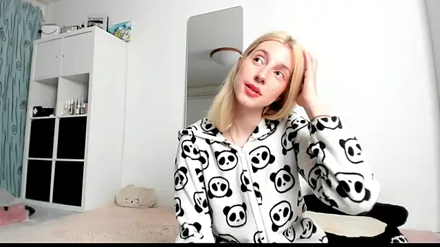 KenzieDawton online show from March 2025 08:08:01 AM