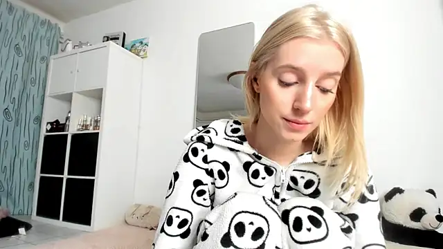 KenzieDawton online show from October 2025 04:29:02 AM