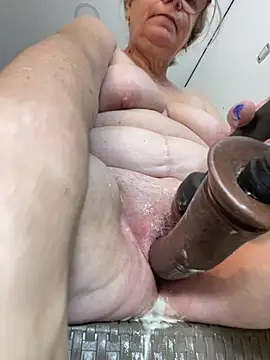 slutgold online show from February 2025 02:10:01 PM