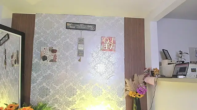 kelly thomson online show from September 2025 10:24:02 PM