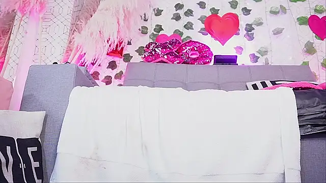 Snapshot of isis_lov chatting on February 2025 06:08:02 AM isis lov online show from February 2025 06:08:02 AM