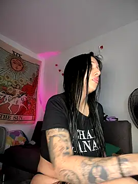 kiaraglam2 online show from October 2025 01:22:01 PM