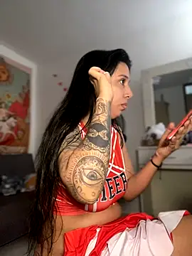 kiaraglam2 online show from October 2025 02:20:01 PM