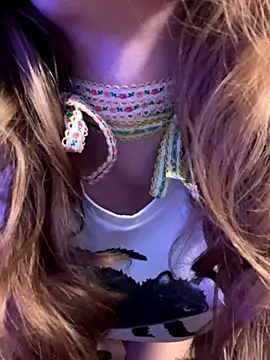 Weeissy online show from September 2025 07:03:02 PM