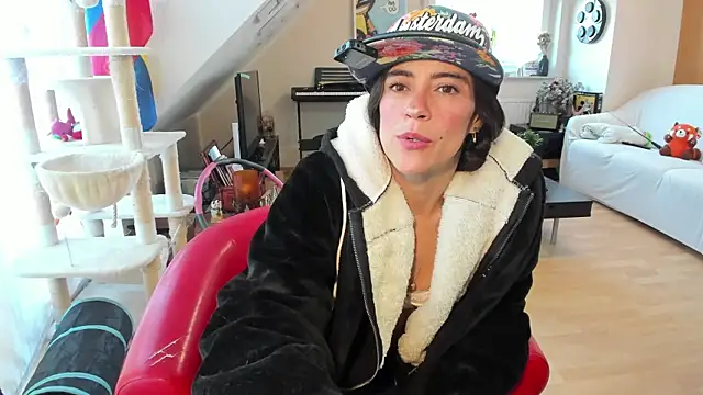 Snapshot of tinny_williams chatting on September 2025 06:24:01 AM tinny williams online show from September 2025 06:24:01 AM