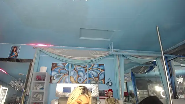 ADRIANNA FOX online show from April 2026 05:21:02 AM