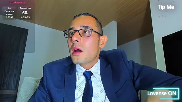 jhonyalzate2 online show from October 2025 02:12:01 AM