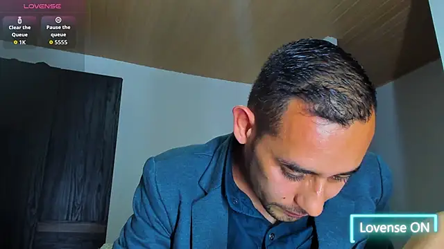 jhonyalzate2 online show from October 2025 02:25:02 AM