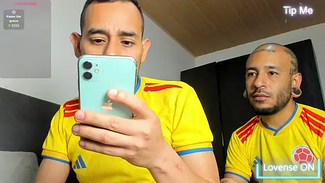 jhonyalzate2 online show from June 2026 11:41:01 PM