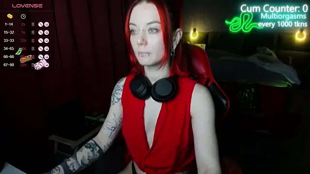 MaxPhoenixx online show from December 2024 01:57:02 PM