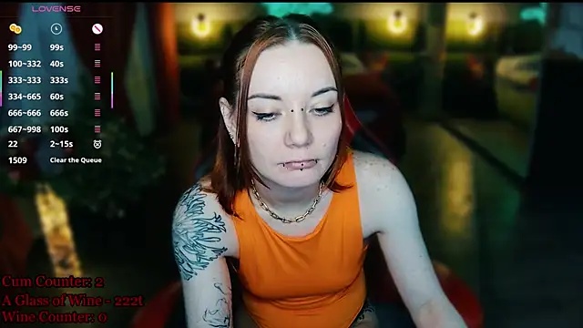 Snapshot of MaxPhoenixx chatting on April 2026 05:29:01 PM MaxPhoenixx online show from April 2026 05:29:01 PM