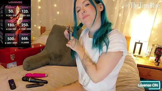 thetinyblue online show from October 2025 04:26:02 PM