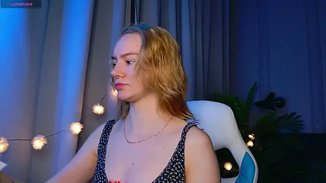 Ramona    online show from December 2025 06:11:01 AM