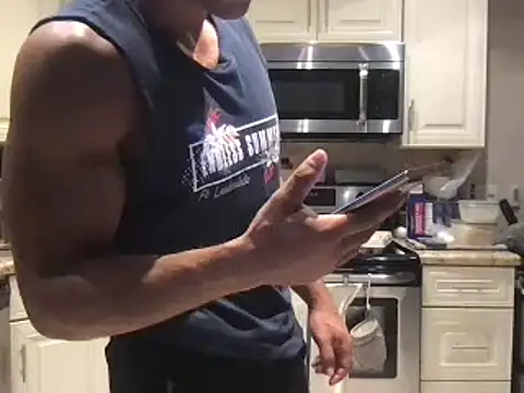 BigGuyMuscle online show from March 2025 10:21:02 PM