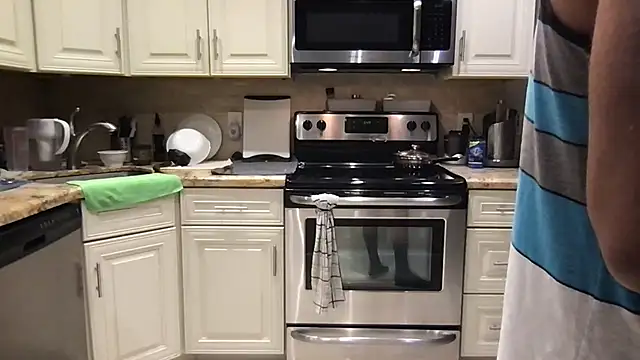 BigGuyMuscle online show from November 2025 09:48:01 PM