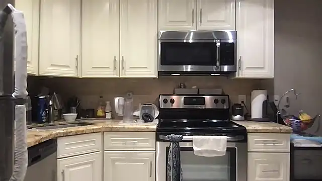 BigGuyMuscle online show from April 2026 12:05:01 AM