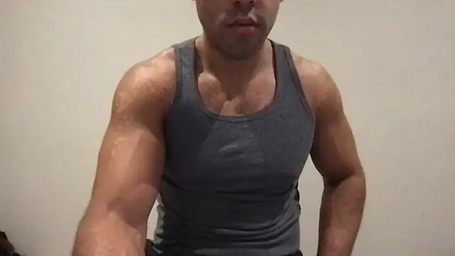 Snapshot of BigGuyMuscle chatting on June 2026 08:58:01 PM BigGuyMuscle online show from June 2026 08:58:01 PM
