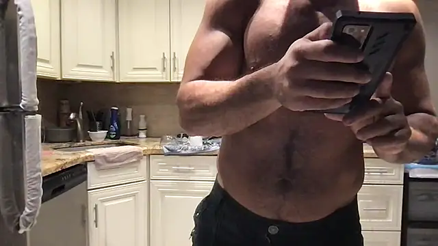 Snapshot of BigGuyMuscle chatting on June 2026 01:10:02 AM BigGuyMuscle online show from June 2026 01:10:02 AM