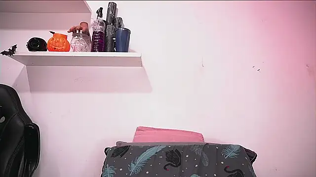 alexaa walker online show from October 2025 11:45:02 AM