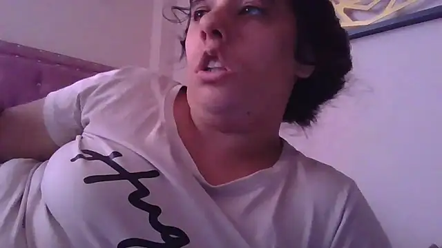 annarose19 online show from February 2026 06:33:01 PM