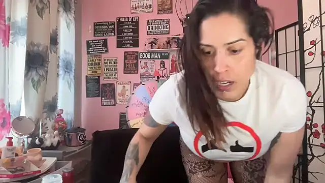 latinacubana online show from February 2025 08:58:01 PM