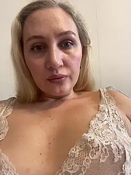 YourBlondee online show from December 2024 06:40:01 AM