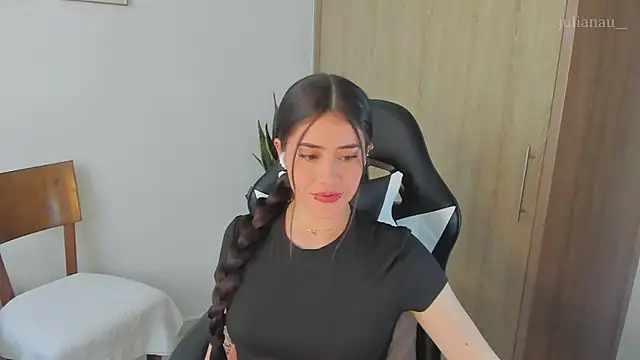 iriswest  online show from December 2024 08:58:02 PM