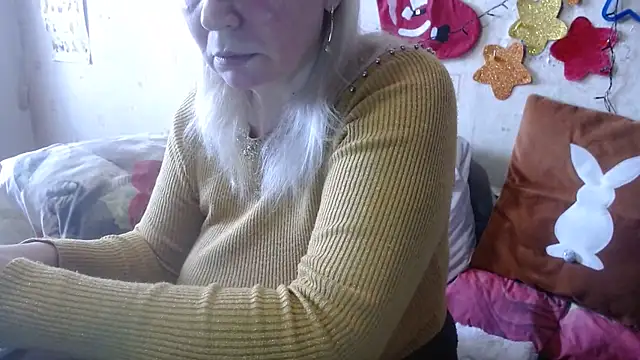 Snapshot of QueenLana chatting on January 2025 10:27:02 AM QueenLana online show from January 2025 10:27:02 AM