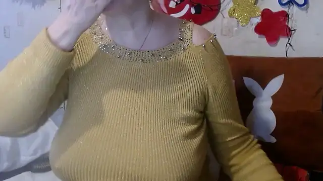 Snapshot of QueenLana chatting on January 2025 01:21:02 PM QueenLana online show from January 2025 01:21:02 PM