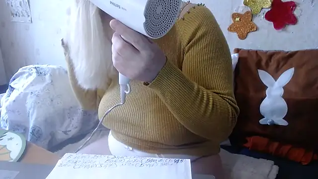 Snapshot of QueenLana chatting on February 2025 09:24:01 AM QueenLana online show from February 2025 09:24:01 AM