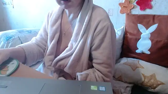 Snapshot of QueenLana chatting on February 2025 01:30:02 PM QueenLana online show from February 2025 01:30:02 PM