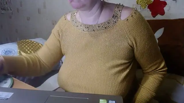 Snapshot of QueenLana chatting on February 2025 03:38:01 PM QueenLana online show from February 2025 03:38:01 PM