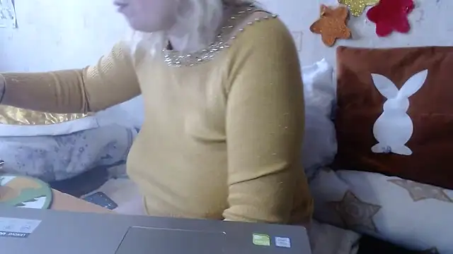 Snapshot of QueenLana chatting on February 2025 08:11:02 AM QueenLana online show from February 2025 08:11:02 AM
