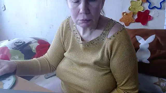 Snapshot of QueenLana chatting on February 2025 07:23:01 AM QueenLana online show from February 2025 07:23:01 AM